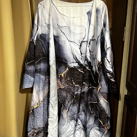 New dress with jacket - Picture 2 of 3